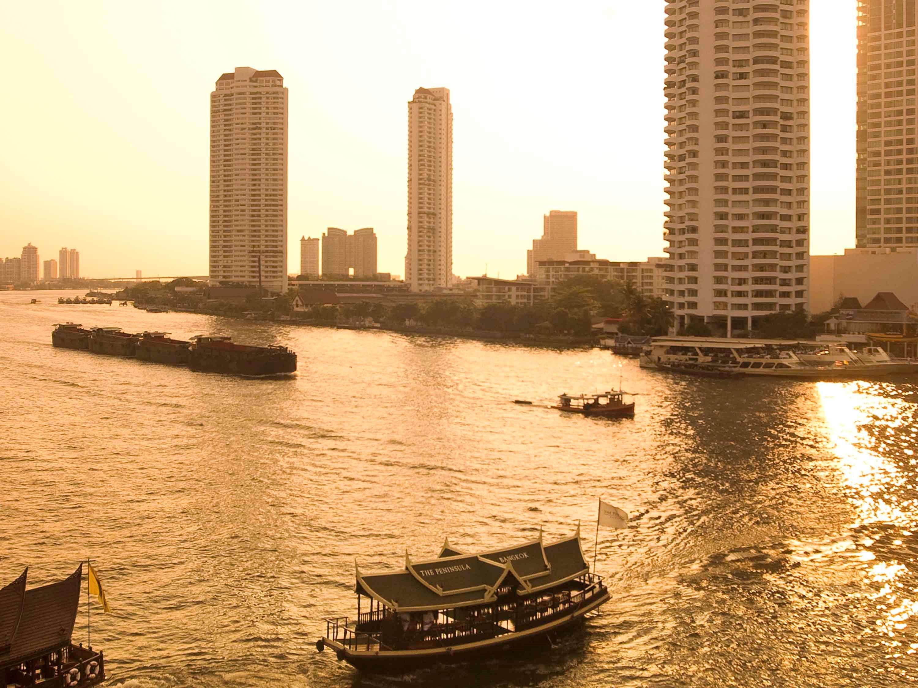 Ibis Bangkok Riverside Hotel Exterior photo