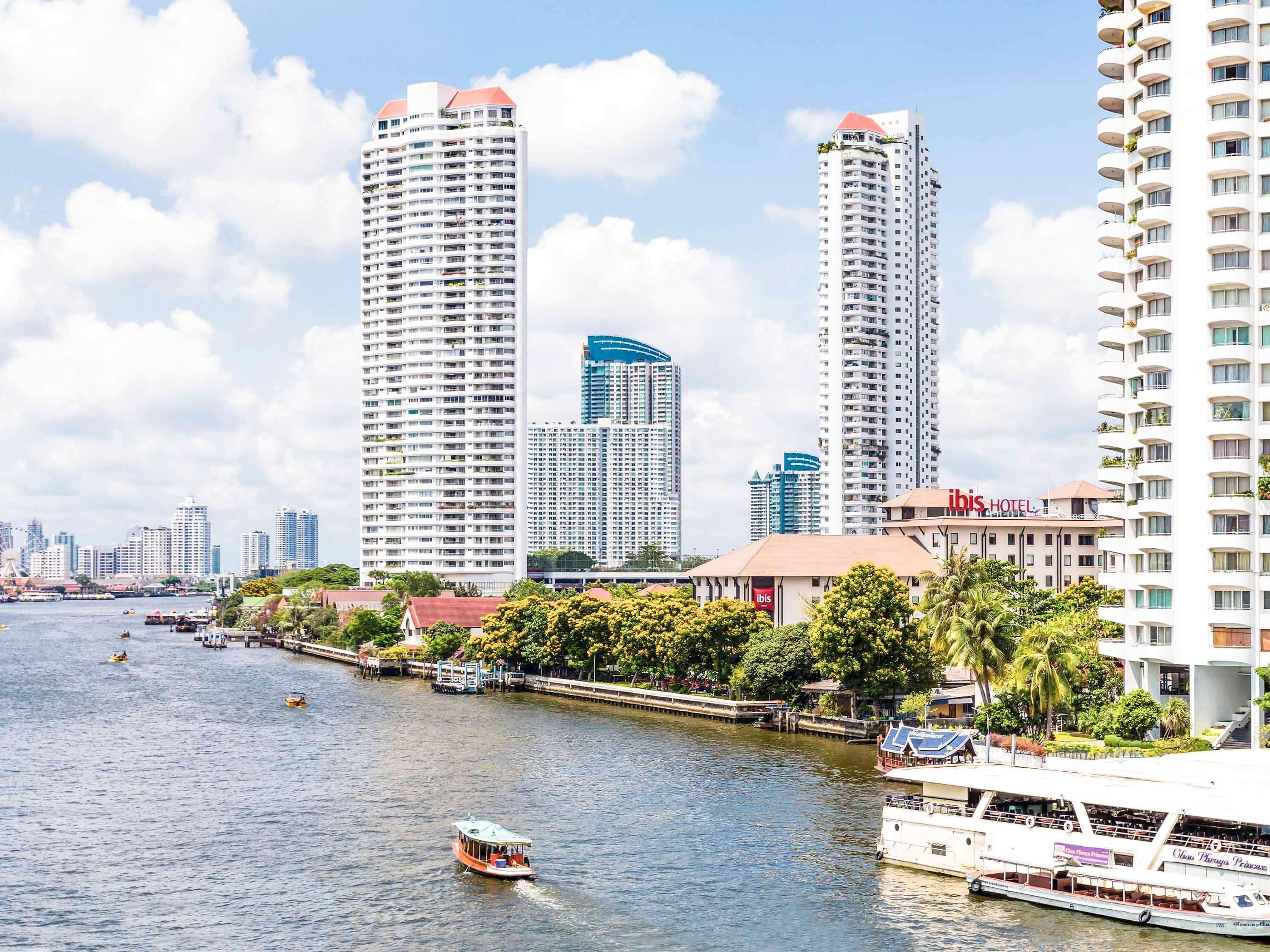 Ibis Bangkok Riverside Hotel Exterior photo